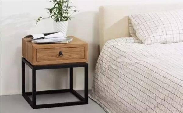 房子裝修完，買了床，床頭柜該如何選擇？