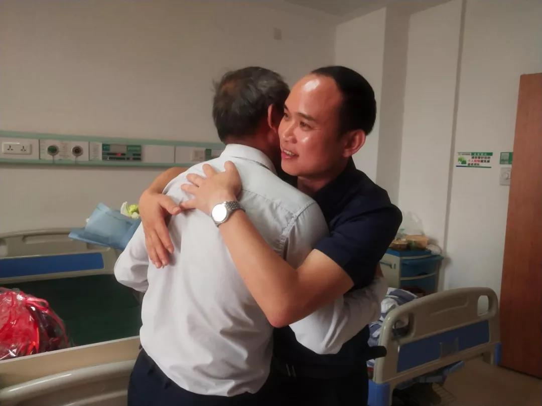 真情關(guān)懷，慰問員工丨老羅，愿您早日康復(fù)！